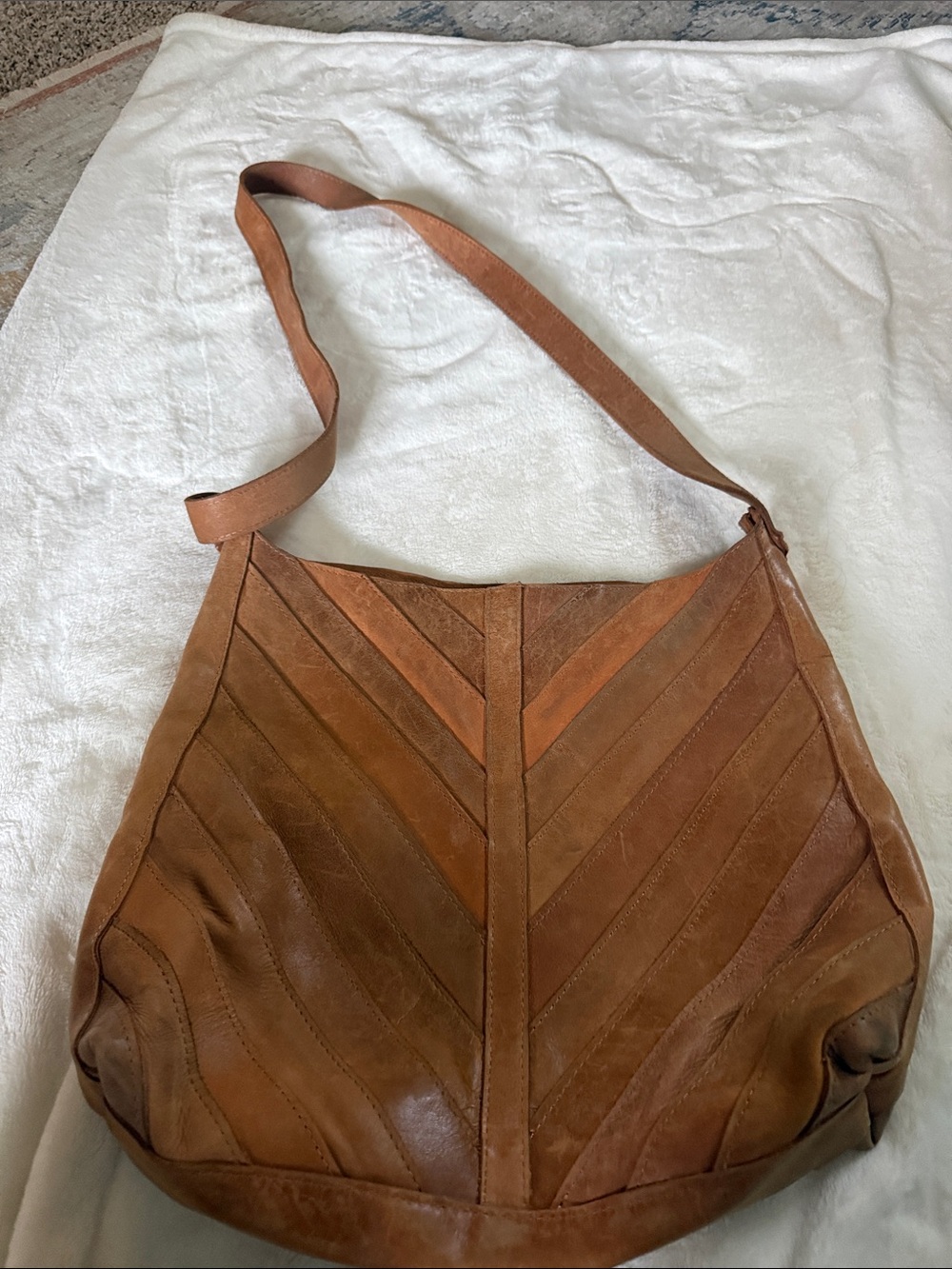 Raven + Lily Tan Chevron Leather Shoulder Bag